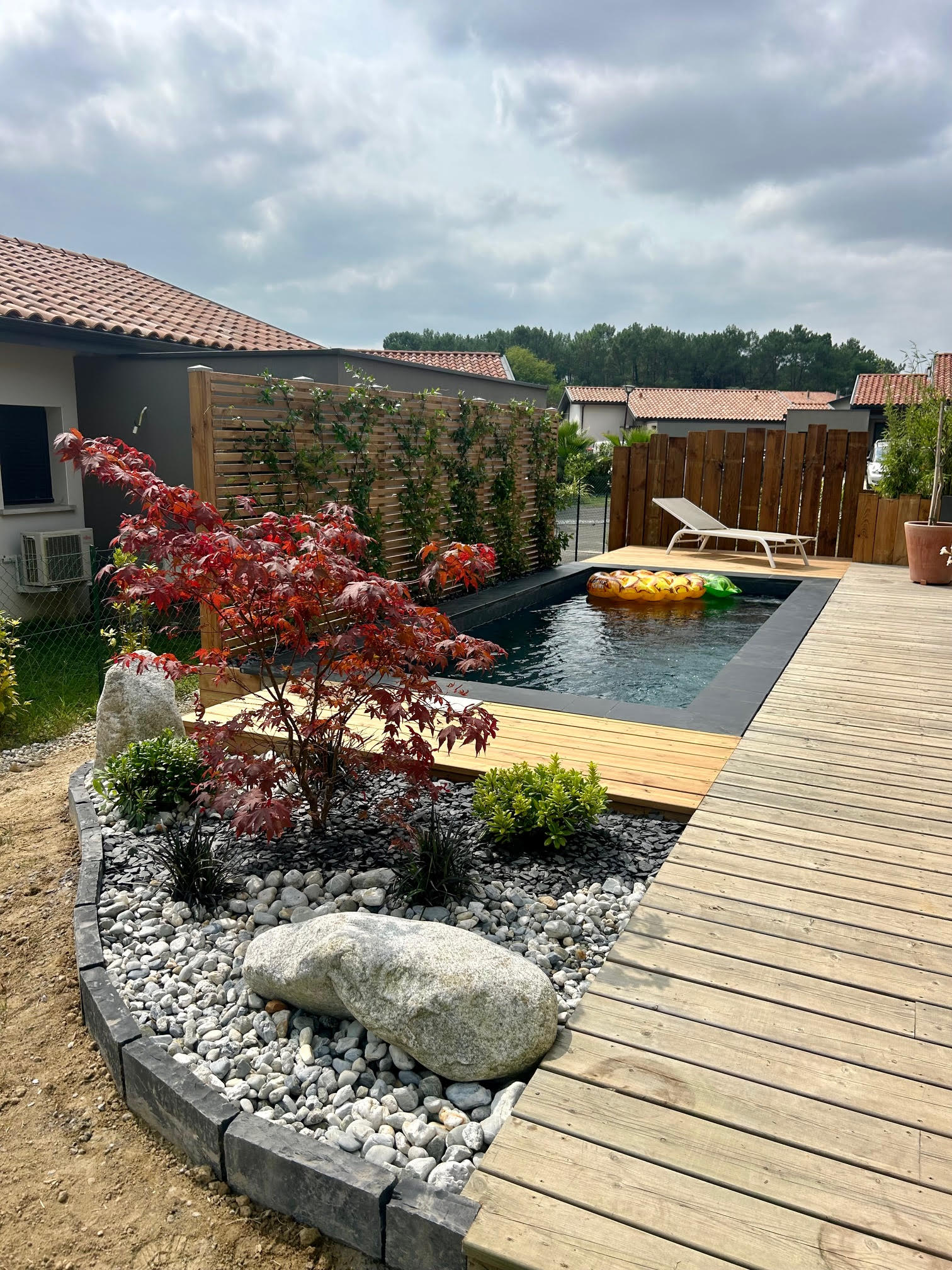 Amenagement-autour-d-une-piscine-sur-Angresse-1