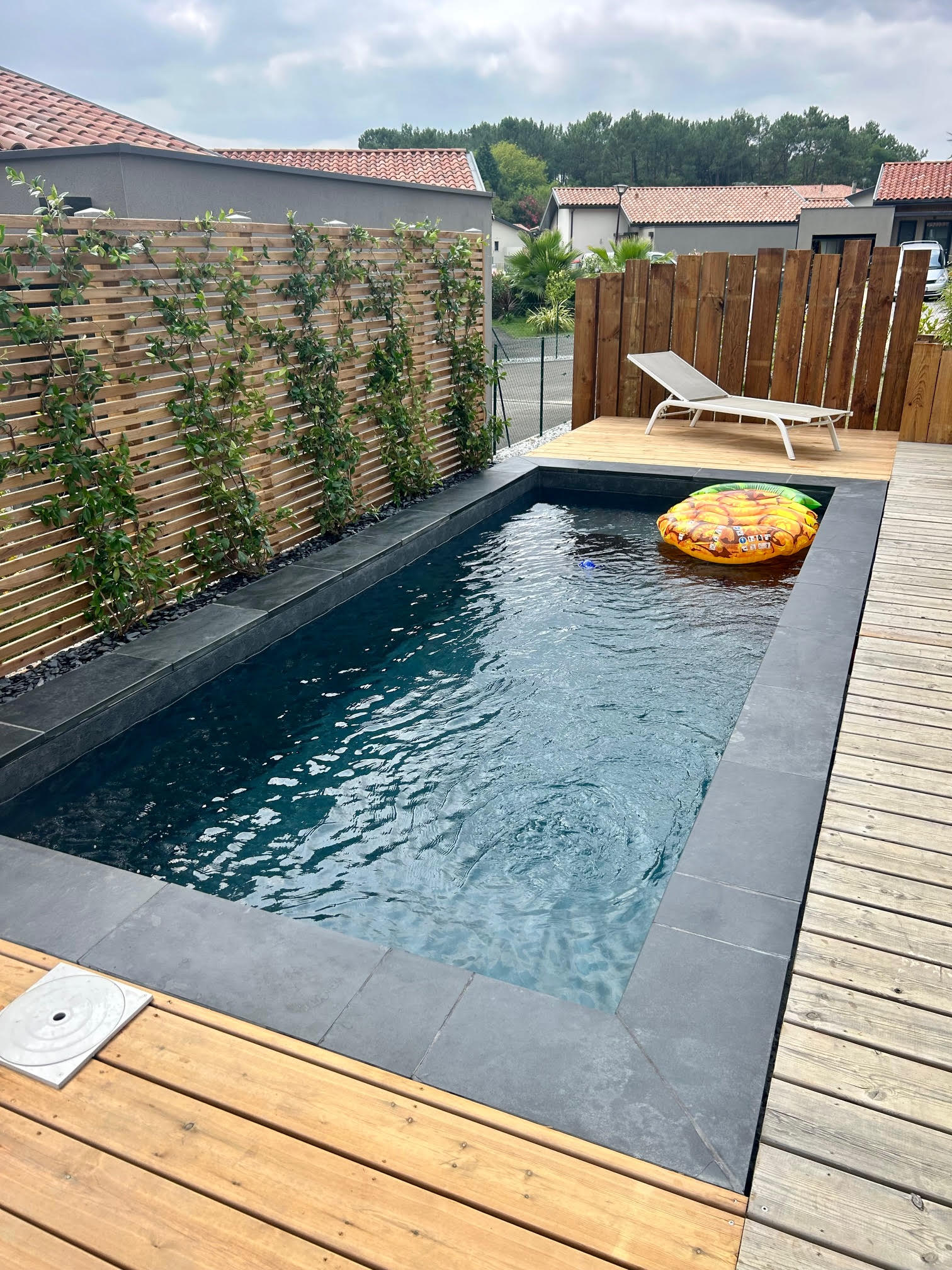 Aménagement autour d’une piscine sur Angresse