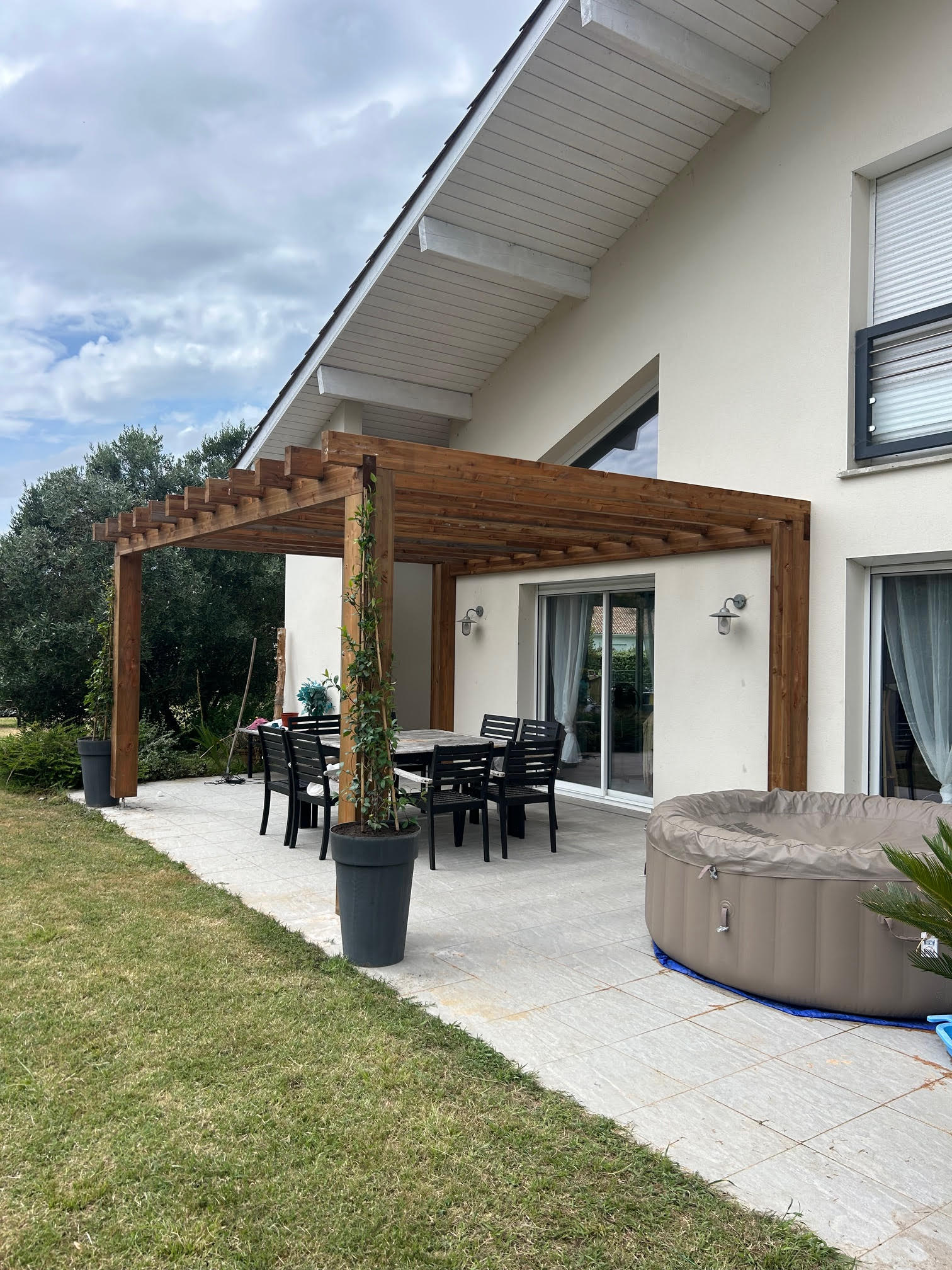 Aménagement extérieur – pergola en bois à Port de Lanne par Inter Exter
