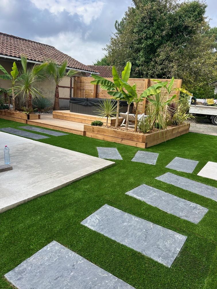 Aménagement paysager autour d&rsquo;un spa à Linxe