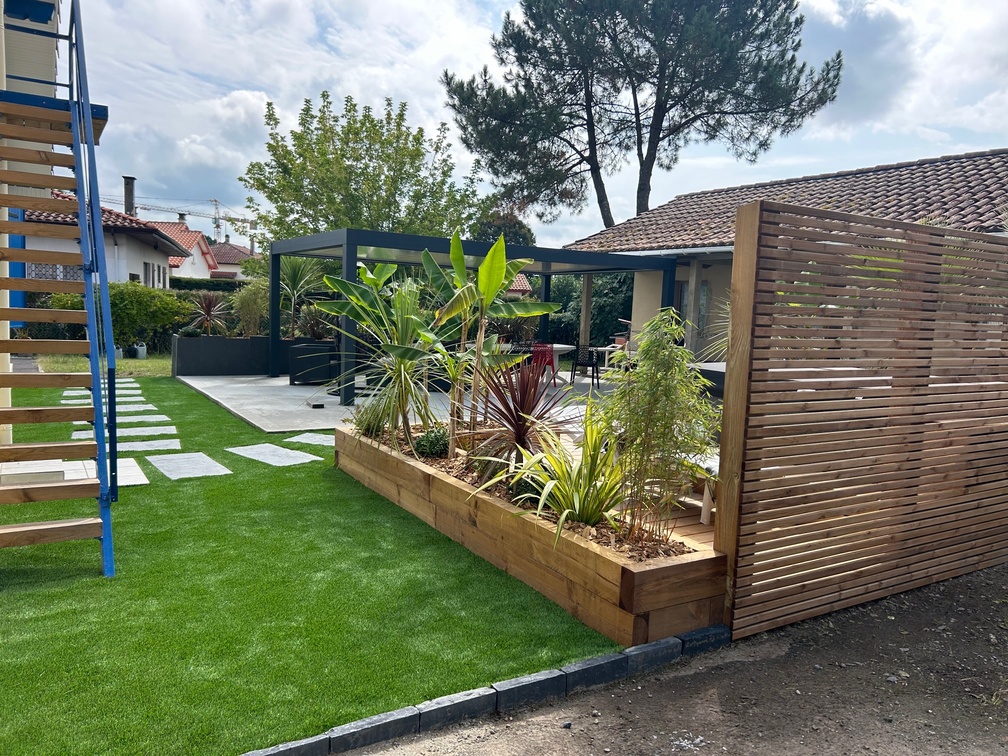 Aménagement Paysager Autour d&rsquo;un Spa à Linxe