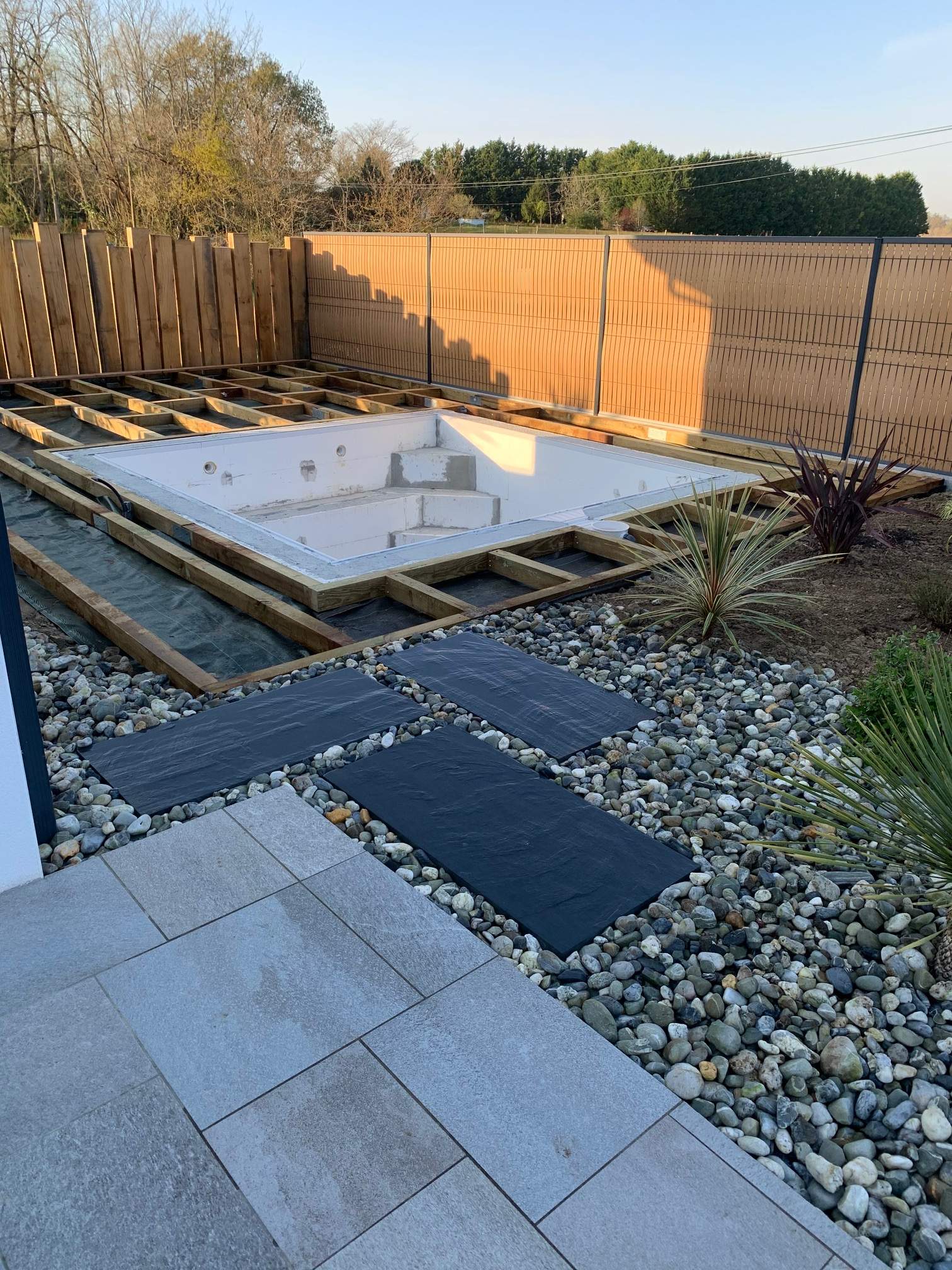 Création de piscine et d&rsquo;une terrasse bois à Orist