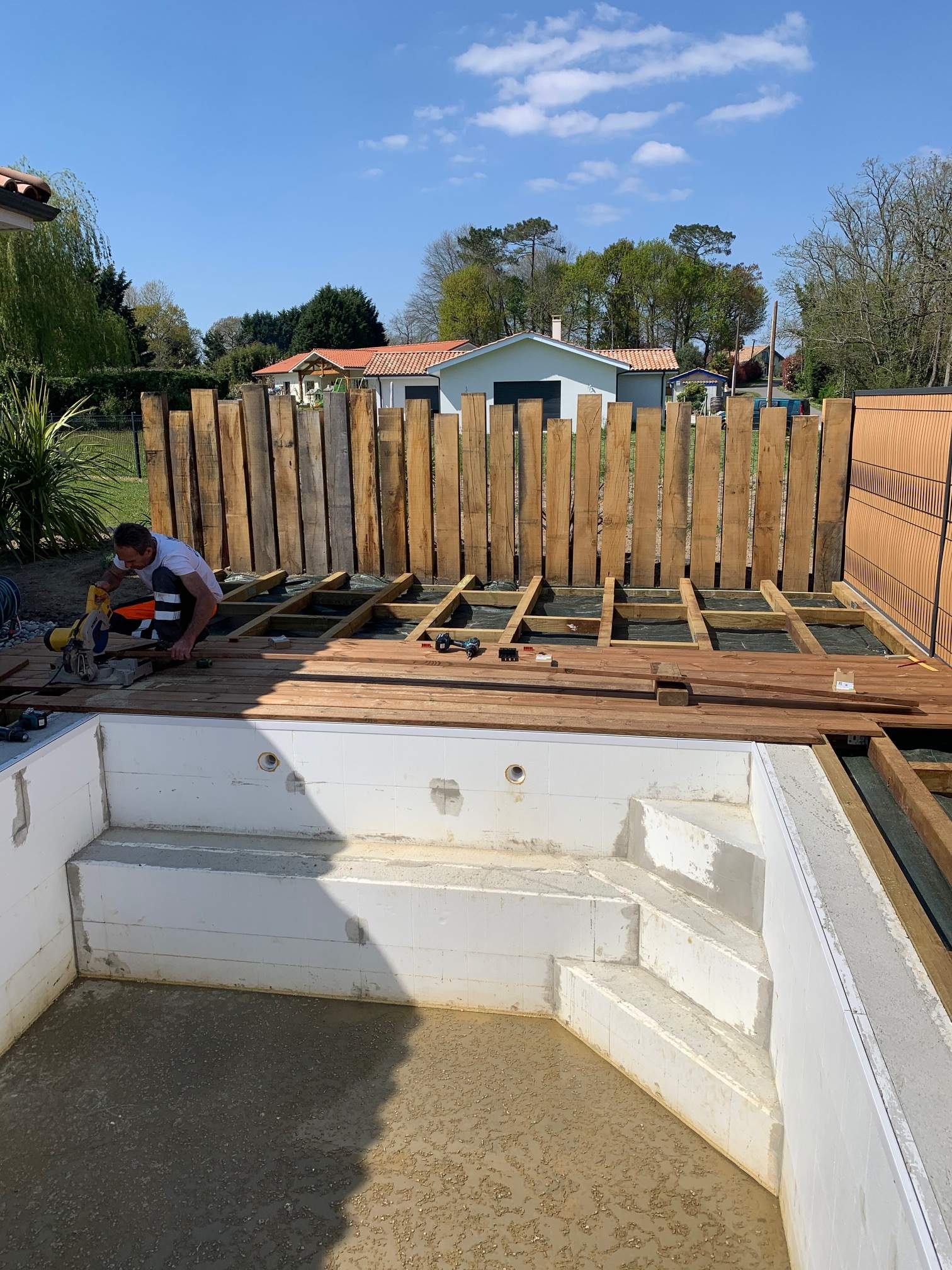 Création de piscine et d&rsquo;une terrasse bois à Orist