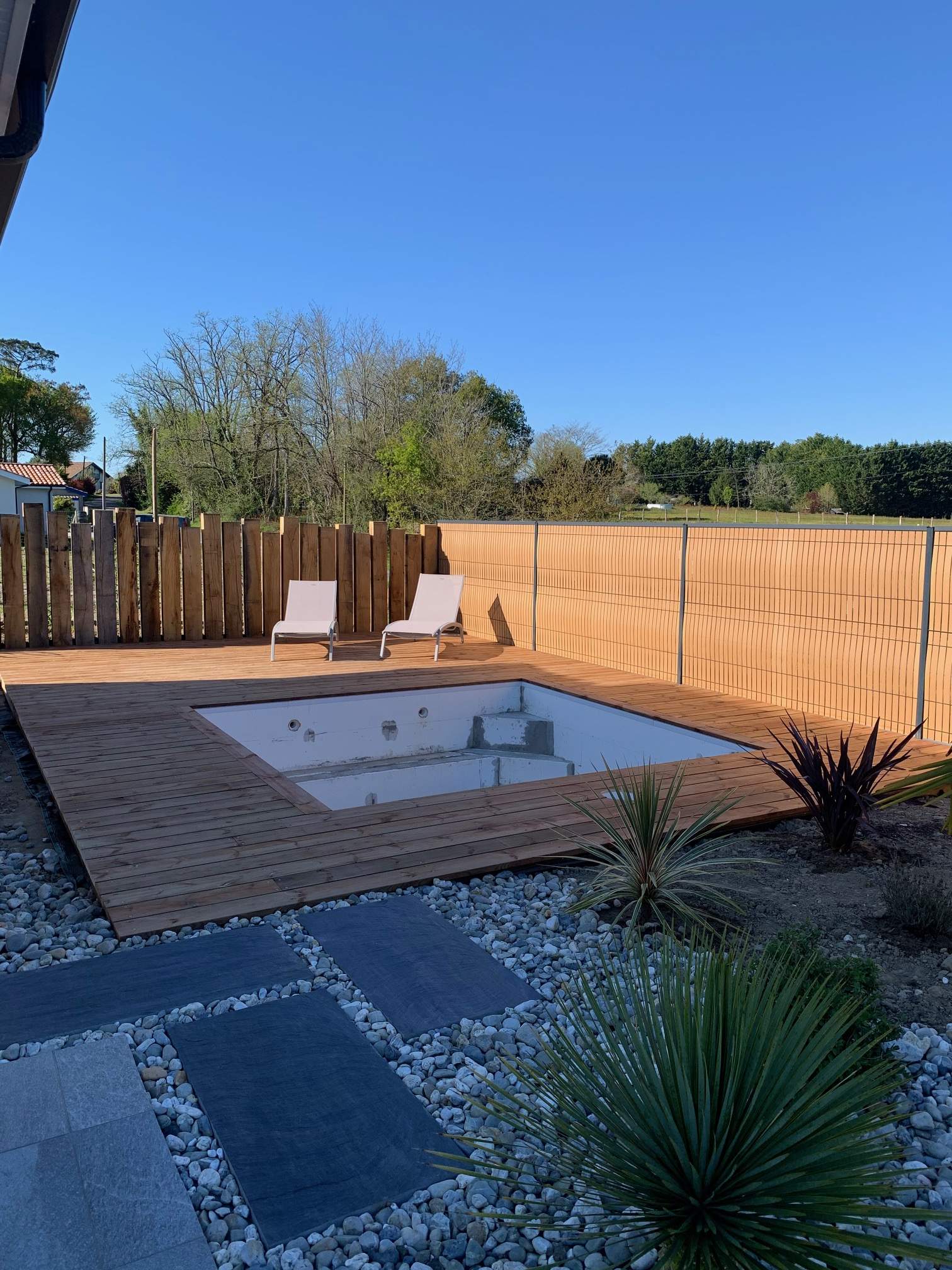Création de piscine et d&rsquo;une terrasse bois à Orist