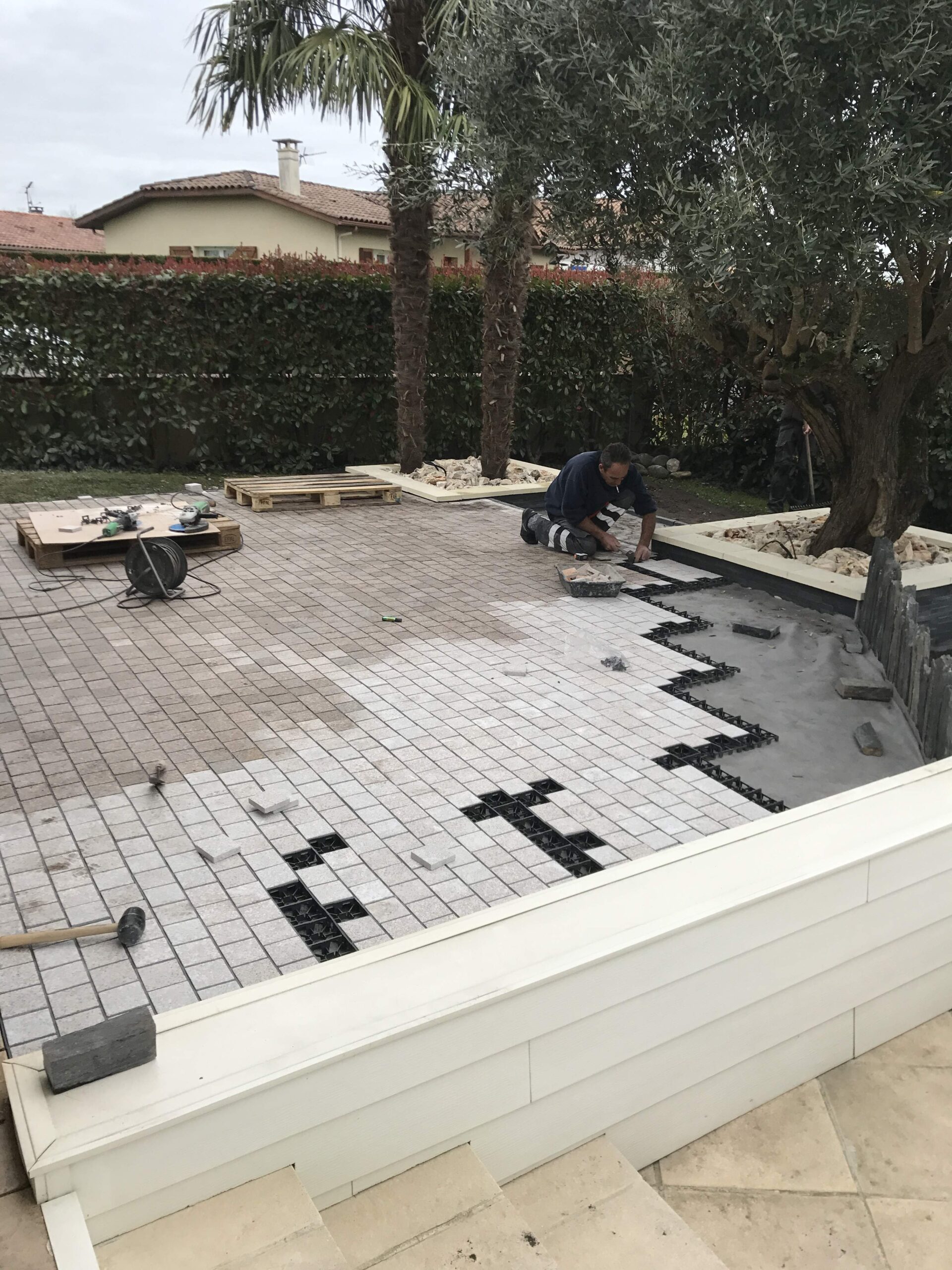 Création d&rsquo;une terrasse en pavé granit à Orthevielle