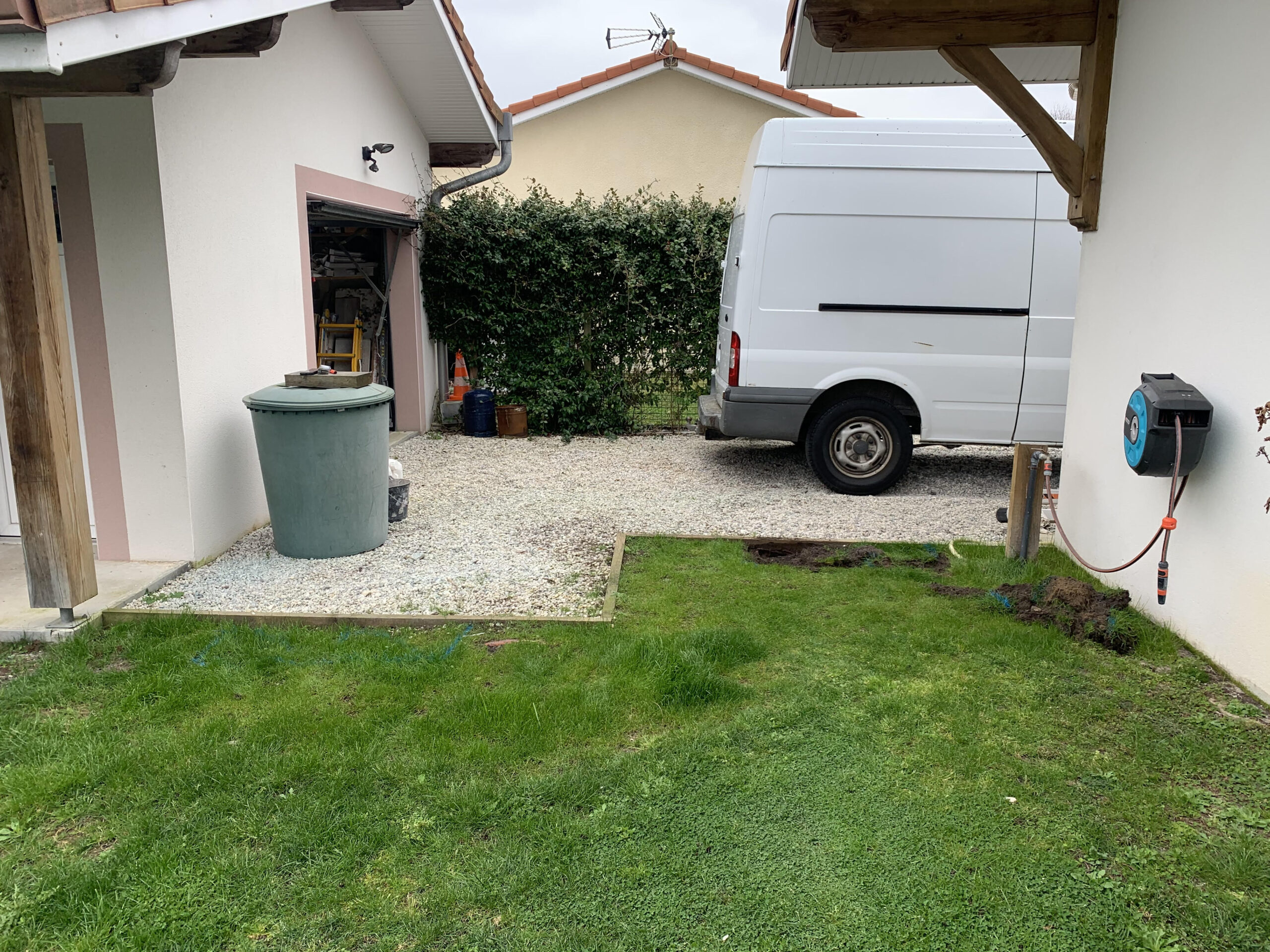 Réalisation d’une séparation occultante en gabion